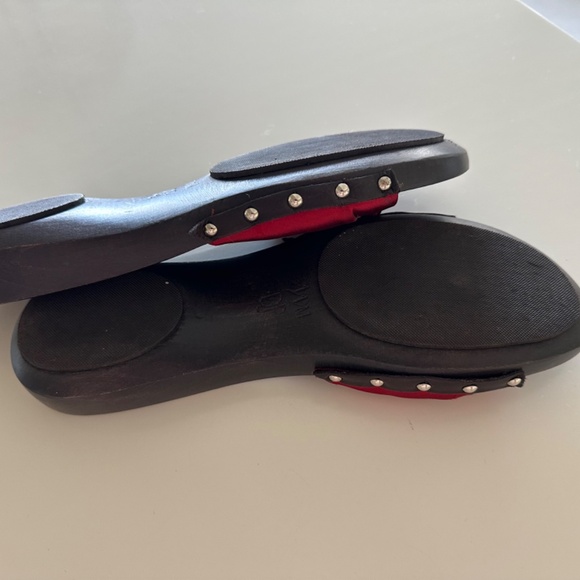 DONALD PLINER RUBY RED SATIN DARK WOOD SLIP-ONS....BRAND NEW/11M - Picture 7 of 9